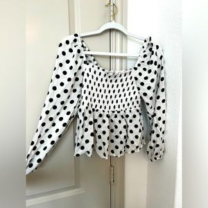 Francesca’s top- size medium/ great conditions/ color: white & black